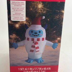 Holiday time 4ft Inflatable yeti -new